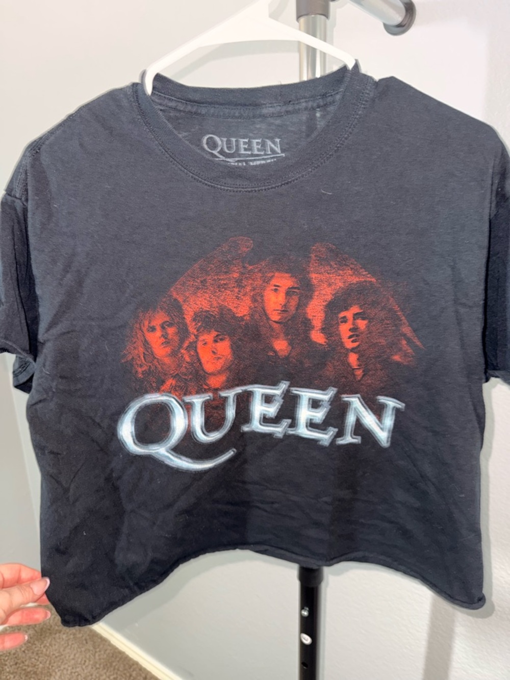 Que Black Official Queen Merch Tee with White Logo